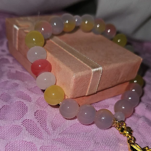 Elegant Multicolor Glass Beaded Bracelet with Gold Charms - Picture 2 of 6